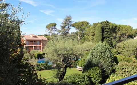 L'Orée de Vence: Propriété, Végétation, Immobilier, Maison, Domicile, Paysage Naturel, Arbre, Ciel, Région Sauvage, Jardin