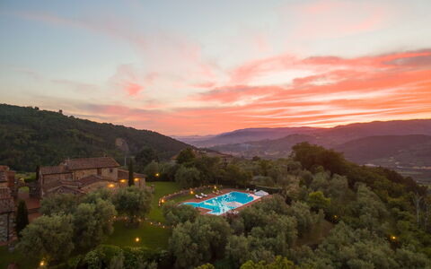 Villa Dell'angelo: Ciel, La Nature, Station De Montagne, Matin, Colline, Le Coucher Du Soleil, Nuage, Paysage, Horizon, Soirée