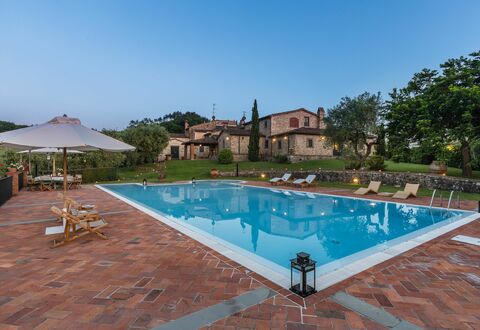 Villa Dell'angelo: Piscine, Propriété, Recours, Immobilier, Vacances, Bâtiment, Loisir, Maison, Zone Résidentielle, Arbre