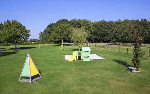 Bungalowpark Landsrade: Herbe, Plaine, Prairie, Lot Terre, Pelouse, Des Loisirs, Prairie, Ombre, Jardin