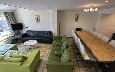 Bungalowpark Landsrade: Meubles, Design Intérieur, Sol, Sol, Canapé, Bois, Table, Plafond, Salon, Pièce