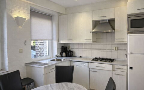 Bungalowpark Landsrade: Meubles, Cuisine, Comptoir, Design Intérieur, Appareil De Cuisine, Principaux Appliance, Sol, Plafond, Sol, Cabinetry