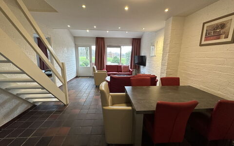 Bungalowpark Landsrade: Meubles, Table, Chaise, Bois, Plante, Cadre, Design Intérieur, Bâtiment, Plante D'Appartement, Confort