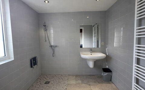 Vrijstaande 10 Persoons: Mur, Sol, Sol, Luminaire Plomberie, Salle De Bains, Design Intérieur, Tuile, Plomberie, Composite, Plafond
