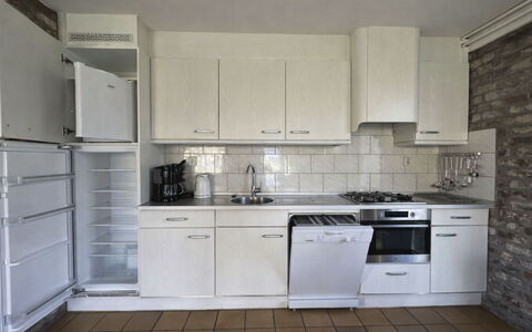Vrijstaande 10 Persoons: Appareil De Cuisine, Cuisine, Comptoir, Principaux Appliance, Cabinetry, Evier, Sol, Électroménager, Cuisinière, Évier