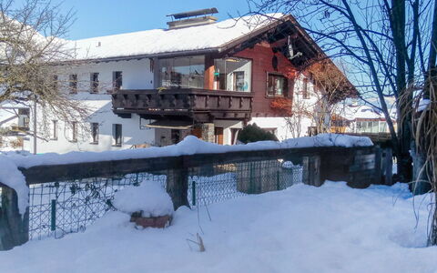 Axams 261: Ciel, Neige, Bâtiment, Propriété, Fenêtre, Arbre, Branche, Maison, Gelé, Quartier