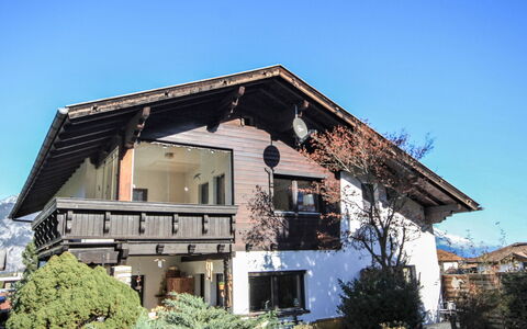 Axams 261: Ciel, Plante, Fenêtre, Bâtiment, Maison, Arbre, Bois, Design Urbain, Zone Résidentielle, Chalet
