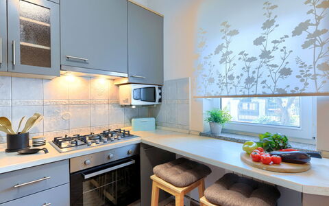 Tea: Cabinetry, Propriété, Comptoir, Meubles, Cuisine, Table, Cuisinière, Appareil De Cuisine, Design Intérieur, Orange