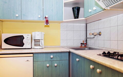 Balatonkeresztur 222: Cabinetry, Evier, Robinet, Évier, Meubles, Comptoir, Appareil De Cuisine, Bâtiment, Cuisine, Cuisinière