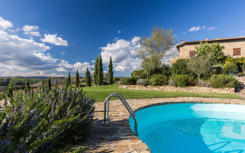 Appartamento Il Nido Di Giulia: Bleu, Propriété, Ciel, Immobilier, L'Eau, Piscine, Jour, Biens, Bleu Azur, Zone Résidentielle