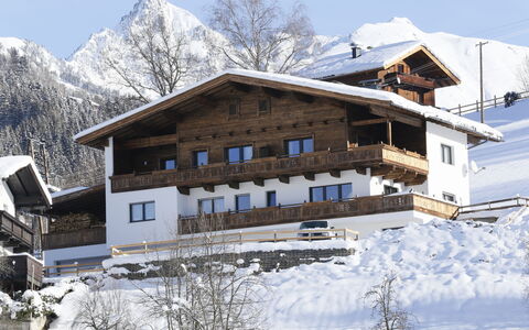 Birgit: Neige, L'Hiver, Propriété, Maison, Montagne, Domicile, Village De Montagne, Station De Montagne, Toit, Bâtiment