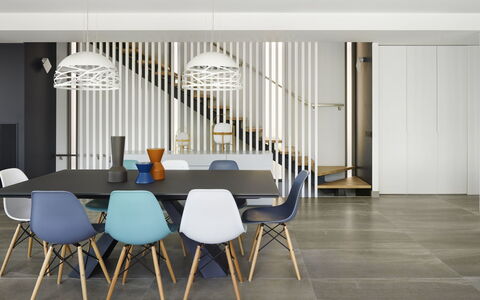 Ardíaca: Meubles, Pièce, Design Intérieur, Chaise, Table, Propriété, Sol, Bâtiment, Maison, Architecture