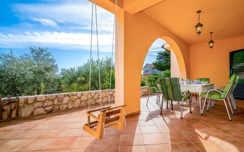 Mila: Propriété, Bâtiment, Immobilier, Pièce, Sol, Maison, Biens, Domicile, Architecture, Design Intérieur