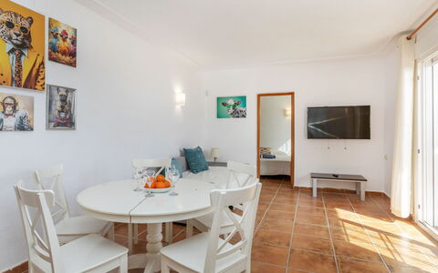 Floramar: Meubles, Sol, Design Intérieur, Sol, Plafond, Table, Table Cuisine Et Salle A Manger, Chaise, Pièce, Salle À Manger