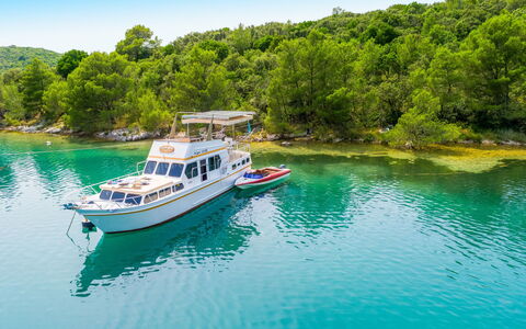 Santa Lucia: L'Eau, Bateau, Navire, Ciel, Plante, Véhicule, Arbre, Lac, Bateaux Et Nautique - Materiel Et Fournitures, Paysage Naturel