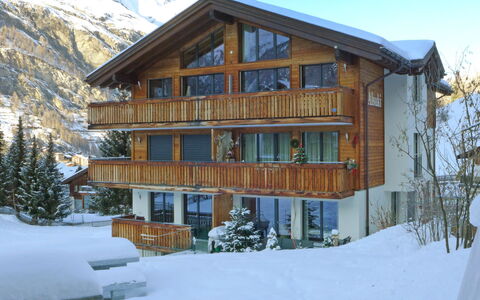 Haus Findelbach Apt. Happy Lily: Propriété, Maison, Domicile, Neige, Bâtiment, L'Hiver, Immobilier, Façade, Architecture, Siding