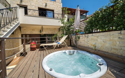 Panormos, Rethymnon 10: L'Eau, Ciel, Propriété, Bâtiment, Bleu Azur, Fenêtre, Piscine, Plante, Loisir