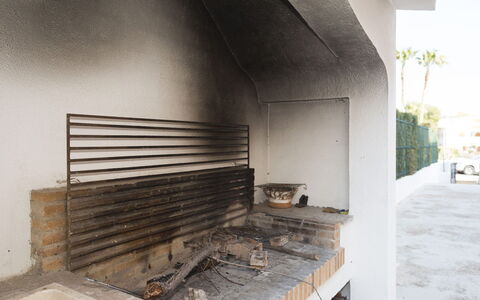 Alcocéber Alcossebre 305: Bâtiment, Bois, Sol, Sol, Composite, Immobilier, Gaz, Asphalte, Béton, Façade