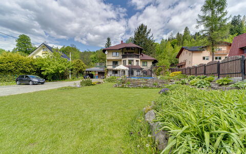 Wisła: Bâtiment, Maison, Domicile, Zone Résidentielle, Arbuste, Toit, Établissements Humains, Chalet, Zone Rurale