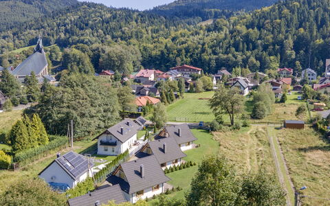 Szczyrk 38: Arbuste, Chalet, Domicile, Ombre, Couverture De Sol, Jardin, Cour, Arrière-Cour, Batiments Jardin, Pelouse