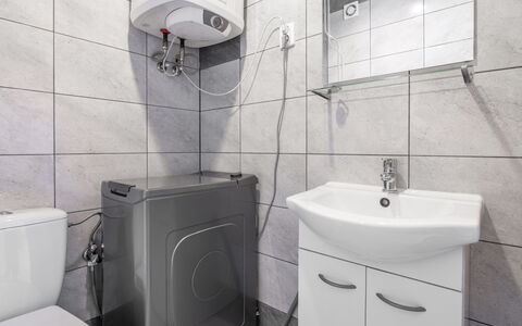 Nemo: Sol, Luminaire Plomberie, Sol, Design Intérieur, Évier, Plomberie, Pièce, Salle De Bains, Toilette, Lavabo