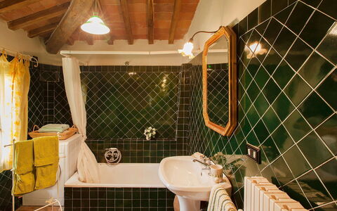 Casaccia: Pièce, Propriété, Salle De Bains, Design Intérieur, Domicile, Maison, Bâtiment, Tuile, Plafond, Immobilier