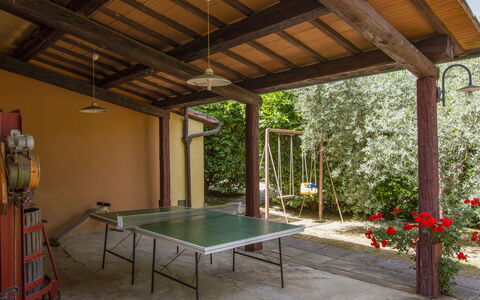 Casa dei Ciliegi: Plante, Propriété, Fleur, Ombre, Tennis De Table Raquette, Table, Design Intérieur, Architecture, Bois, Mobilier De Jardin