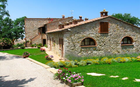 Gambassi Terme 820: Propriété, Maison, Bâtiment, Immobilier, Domicile, Chalet, Cour, Herbe, Biens, Ferme