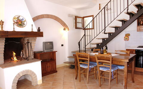 Gambassi Terme 840: Propriété, Pièce, Bâtiment, Meubles, Design Intérieur, Foyer, Sol, Maison, Immobilier, Plafond