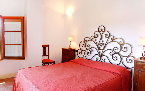 Gambassi Terme 840: Chambre, Lit, Pièce, Meubles, Propriété, Drap De Lit, Cadre De Lit, Mur, Design Intérieur, Literie
