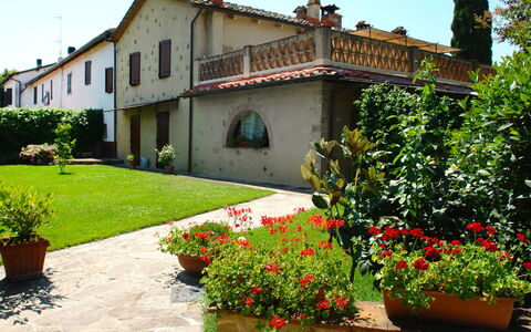 Castellina in Chianti 865: Propriété, Maison, Bâtiment, Hacienda, Immobilier, Domicile, Villa, Cour, Jardin, Plante