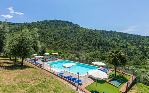 Reggello 840: Ciel, Plante, Nuage, Piscine, Arbre, L'Eau, Paysage Naturel, Plan D'Eau, Montagne, Loisir