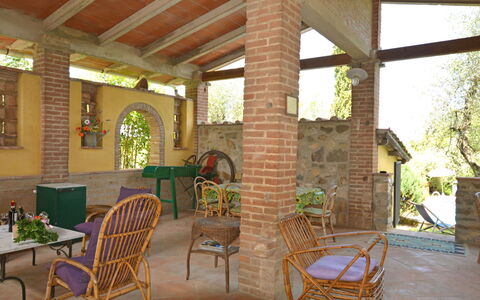 Podere Rasenna: Propriété, Bâtiment, Pièce, Porche, Meubles, Immobilier, Maison, Patio, Biens, Domicile