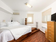 Gennadi Luxury Villa With Pr. Pool