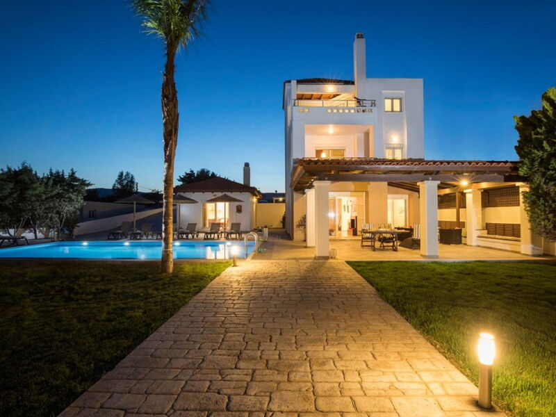 Gennadi Luxury Villa With Pr. Pool