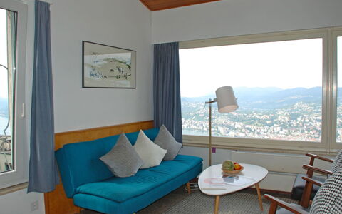 Aldesago 525: Pièce, Meubles, Propriété, Design Intérieur, Bleu, Salon, Turquoise, Bâtiment, Maison, Table
