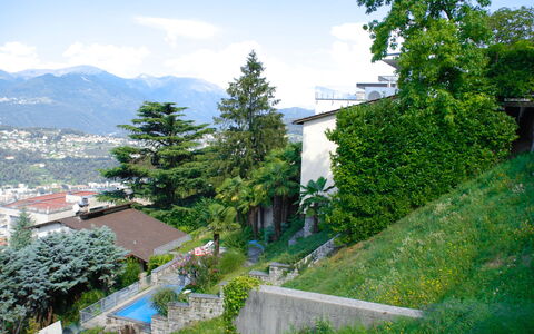 Aldesago 525: Végétation, Propriété, Arbre, Paysage Naturel, Jour, Station De Montagne, Maison, Architecture, Immobilier, Zone Résidentielle