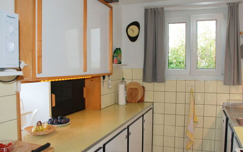 Aldesago 525: Pièce, Propriété, Cuisine, Meubles, Comptoir, Bâtiment, Maison, Cabinetry, Design Intérieur, Sol