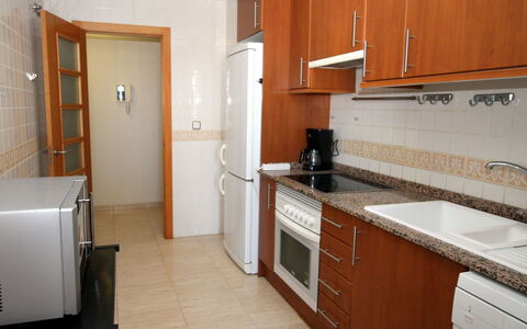 Torre Maestral: Propriété, Pièce, Comptoir, Cuisine, Meubles, Cabinetry, Sol, Principaux Appliance, Bâtiment, Maison