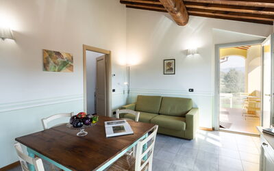 Libellula: Table, Propriété, Meubles, Canapé, Cadre, Bois, Éclairage, Design Intérieur, Architecture, Salon