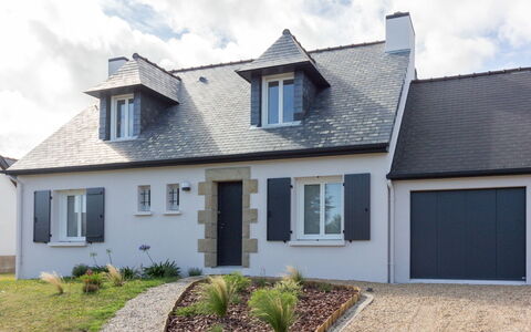 Pival: Nuage, Ciel, Plante, Fenêtre, Bâtiment, Propriété, Maison, Lot Terre, Porte