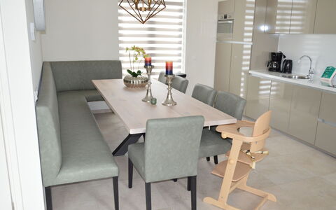 Green Resort Mooi Bemelen: Meubles, Table, Propriété, Cabinetry, Chaise, Bâtiment, Design Intérieur, Éclairage, Bois, Architecture