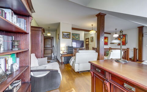 Łańcut: Meubles, Sol, Canapé, Design Intérieur, Sol, Bois, Plafond, Salon, Pièce, Chaise