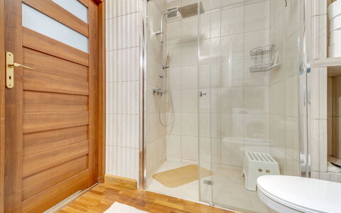 Łańcut: Sol, Sol, Bois, Design Intérieur, Porte, Pièce, Luminaire Plomberie, Tache De Bois, Salle De Bains, Appartement