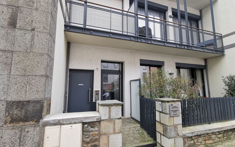 Villa Terre Neuve: Plante, Propriété, Bâtiment, Fenêtre, Design Urbain, Condominium, Zone Résidentielle, Matériel De La Propriété, Façade
