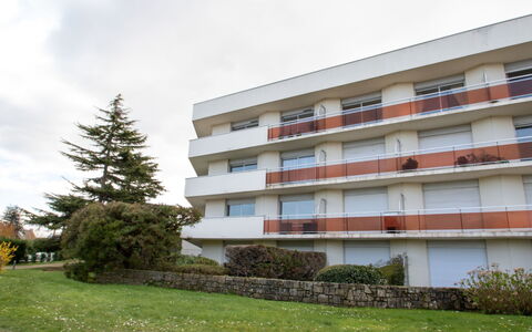 Port Blanc: Propriété, Zone Résidentielle, Bâtiment, Architecture, Appartement, Maison, Immobilier, Façade, Condominium, Domicile