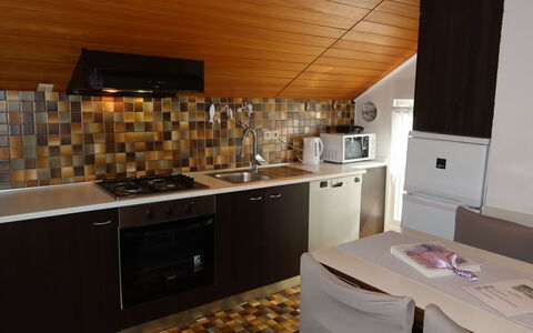 Vir 119: Cabinetry, Comptoir, Propriété, Meubles, Cuisine, Cuisinière, Appareil De Cuisine, Bois, Tiroir, Architecture