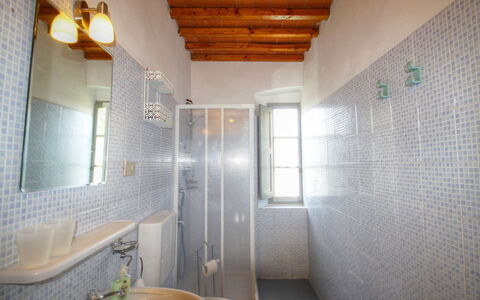 Radda in Chianti 850: Propriété, Pièce, Salle De Bains, Tuile, Design Intérieur, Bâtiment, Architecture, Plafond, Maison, Mur