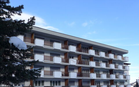 Chesa Derby 27: Bâtiment, Zone Résidentielle, Propriété, Architecture, Appartement, Maison, Ciel, Domicile, Quartier, Condominium