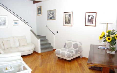 Gli Artisti: Blanc, Pièce, Sol, Propriété, Parquet, Meubles, Design Intérieur, Salon, Bâtiment, Revêtement De Sol Stratifié